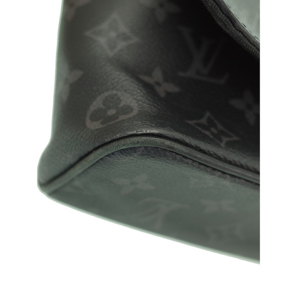 Louis Vuitton Eclipse District MM NM Shoulder Bag Black - Picture 4 of 9